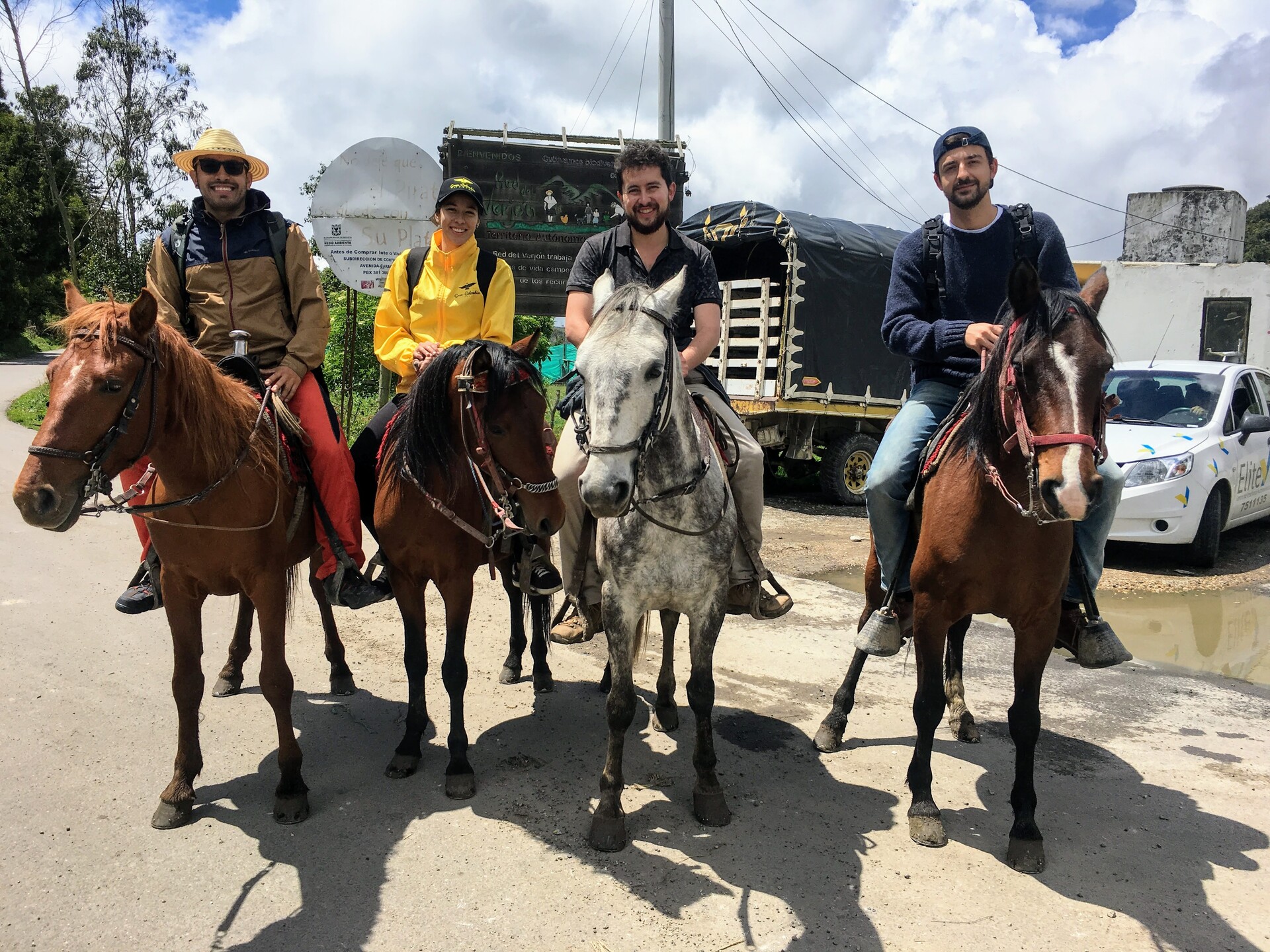Tour a Caballo desde Guadalupe a Monserrate