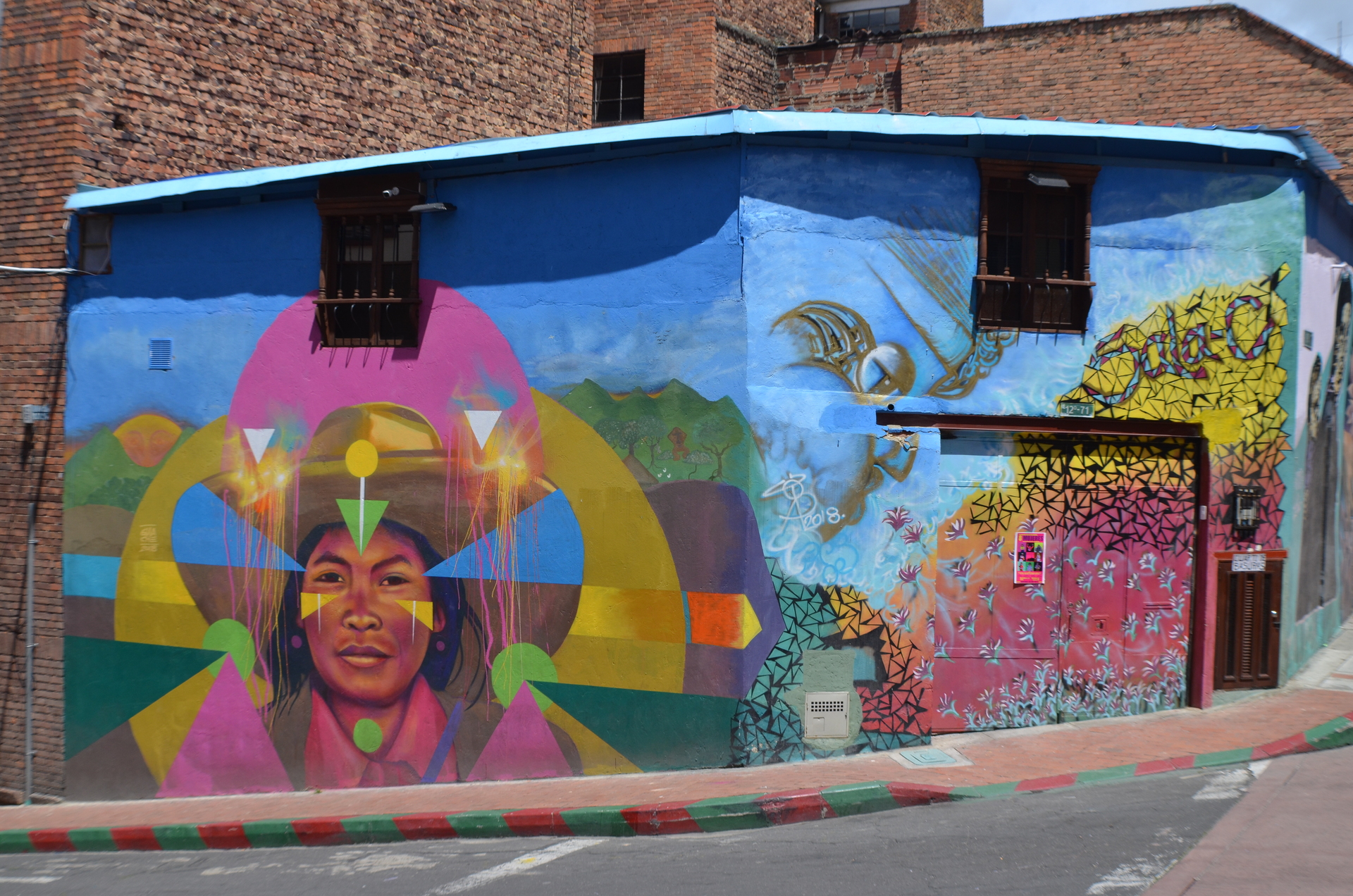 Graffiti Private Tour in La Candelaria Bogotá