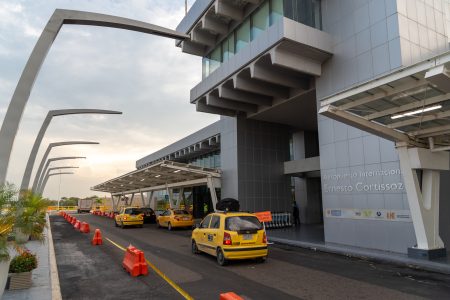 Private Arrival or Departure Transfer: Ernesto Cortissoz Airport