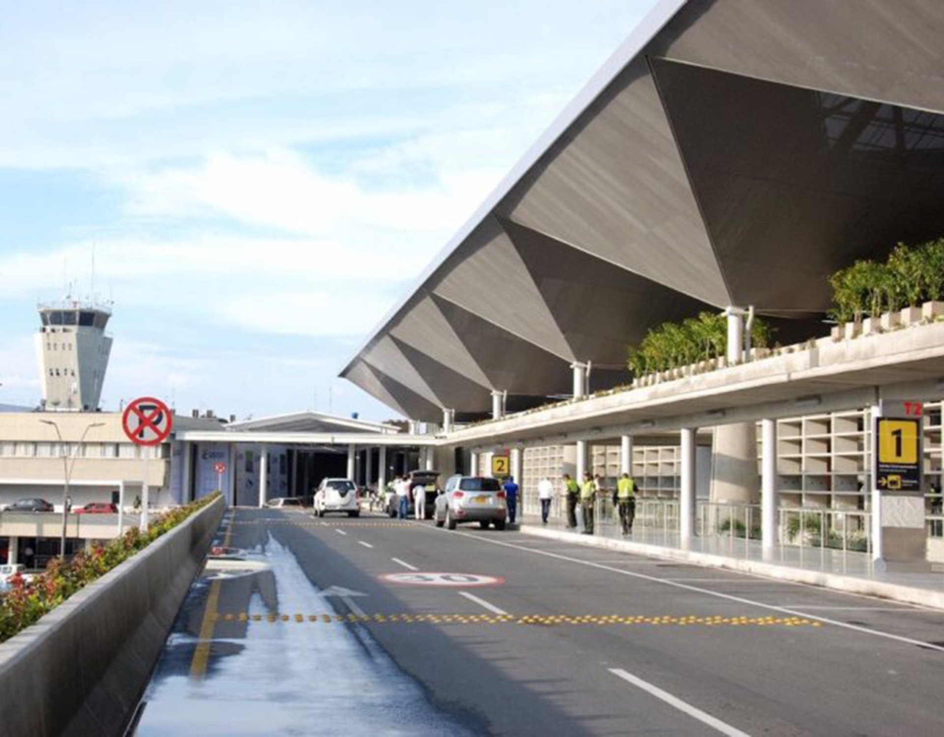 Transfer Privado de Salida o Llegada: Aeropuerto Alfonso Bonilla Aragón