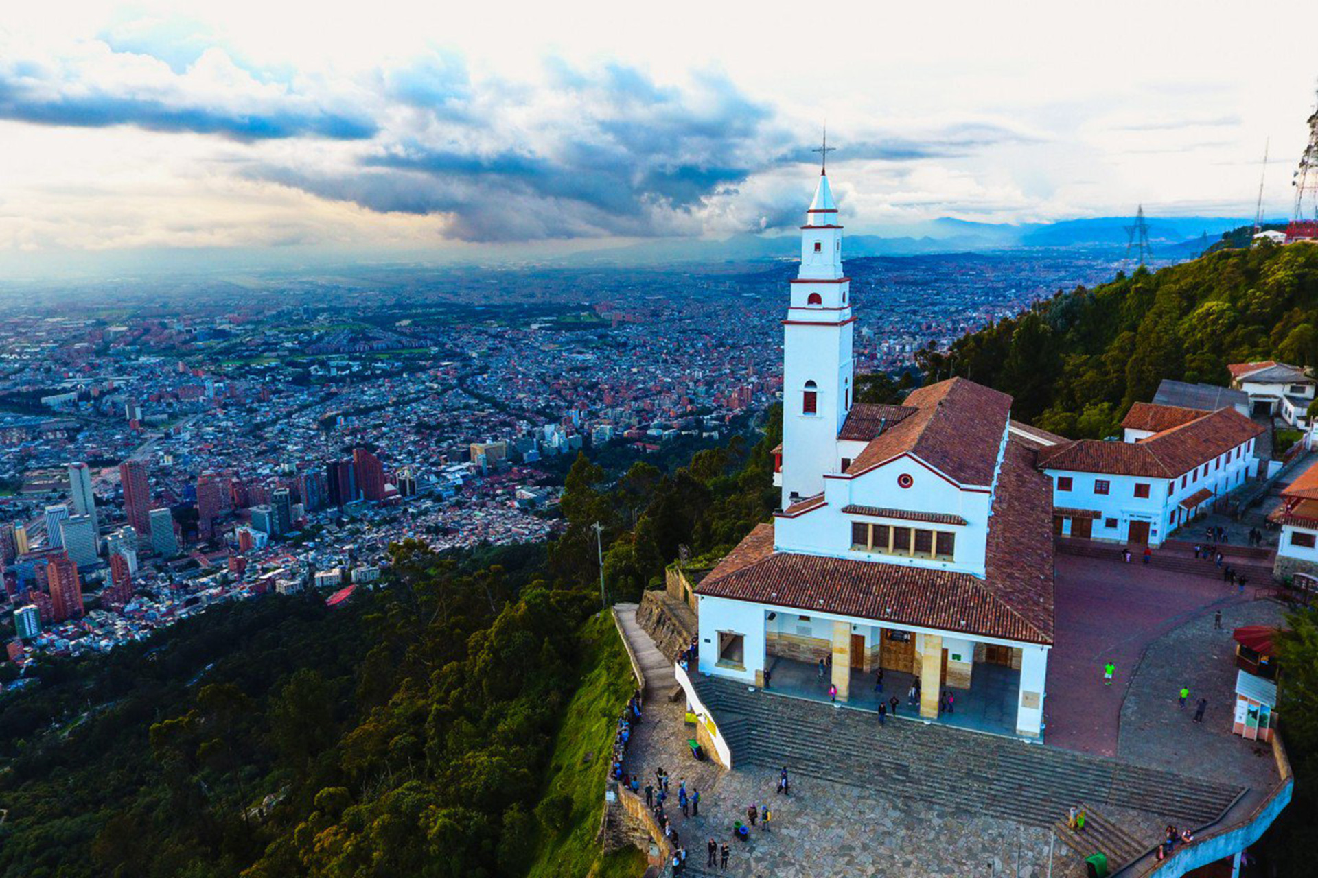Colombia’s 3 Axis of Diversity: Bogotá, Coffee Region and Cartagena 8-Day Tour