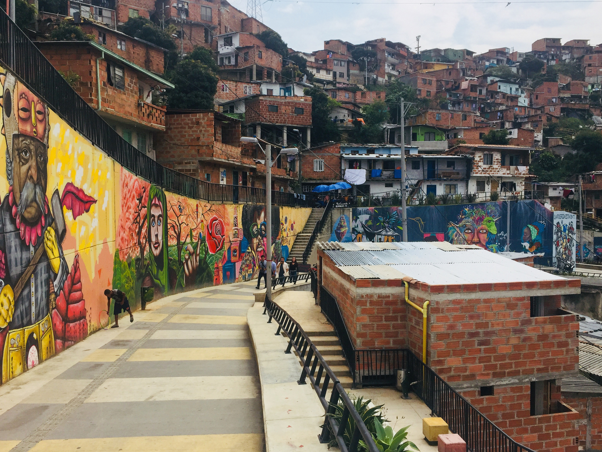 Comuna 13 & Downtown Medellín Private City Tour