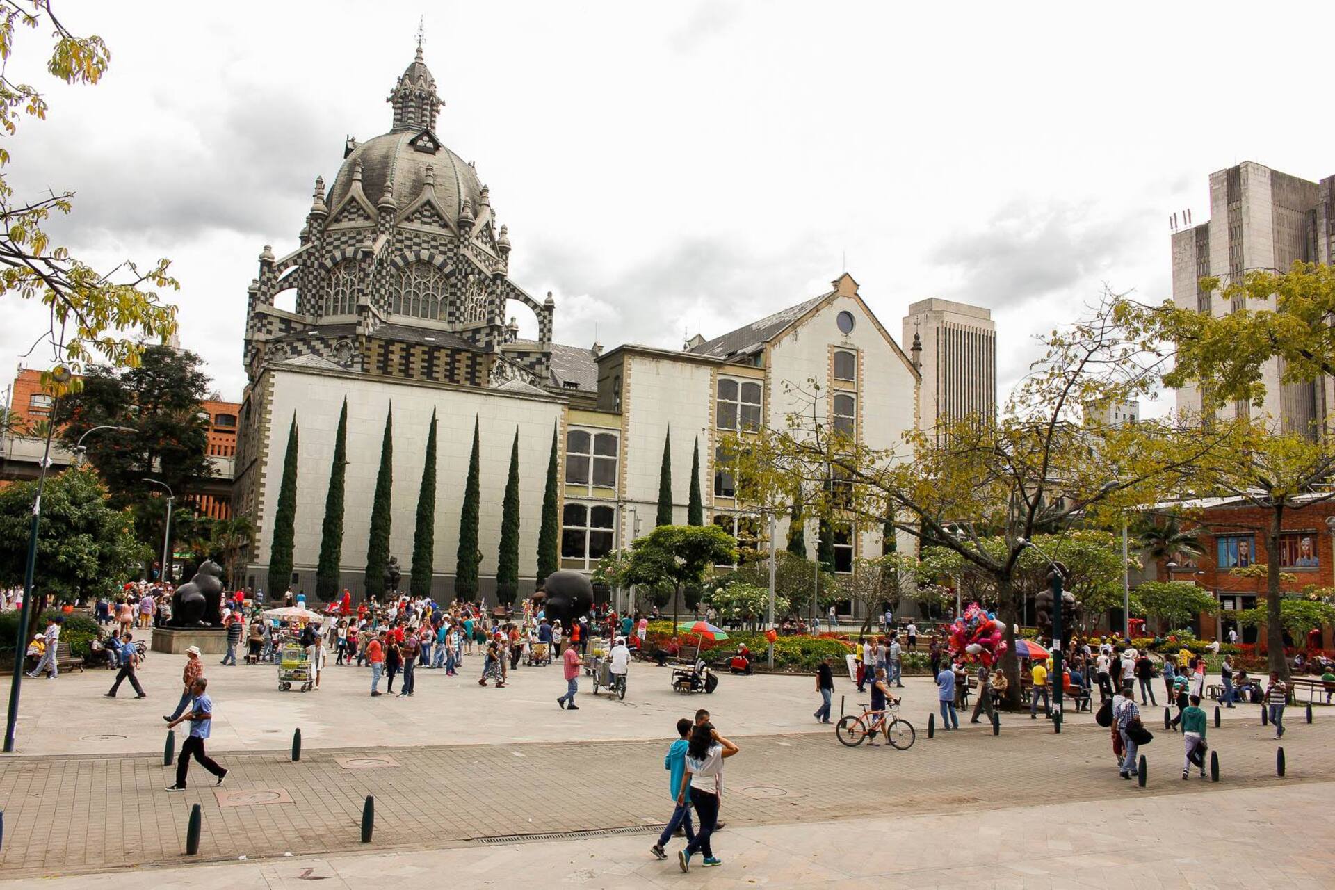 Private City Tour of Downtown Medellin